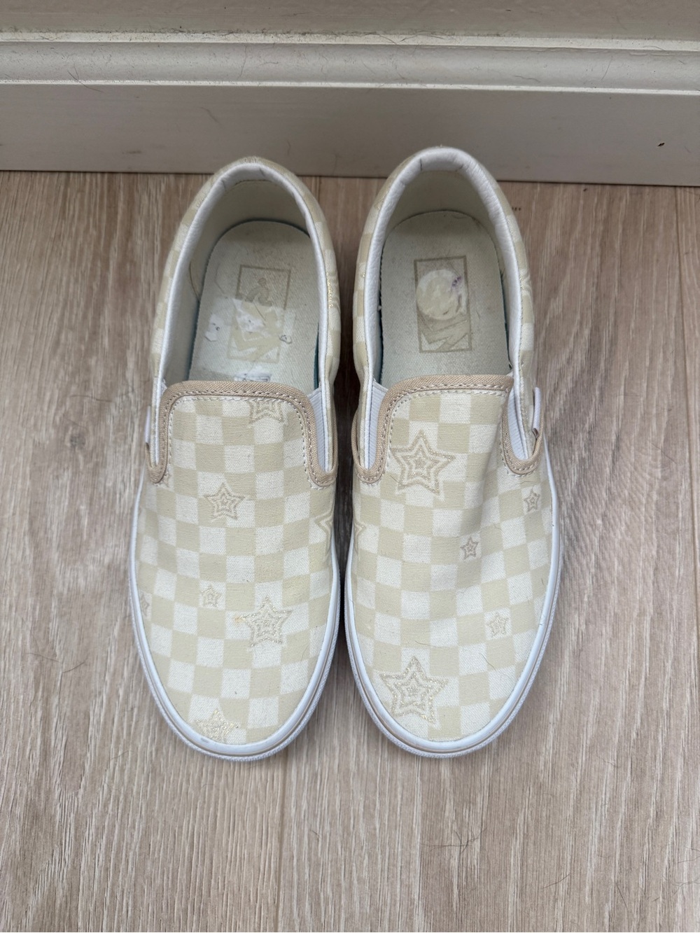 Vans Slip-On Sneakers in Cream Check with Star Motif